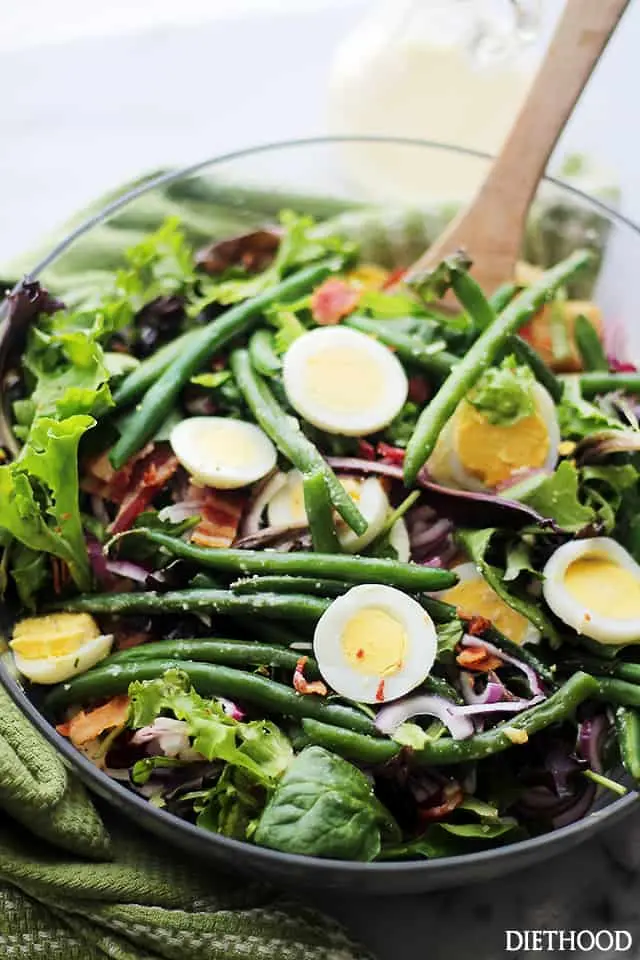 Green bean salad with egg