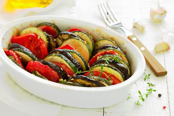 Summer joys: cooking delicious and healthy vegetables in the oven