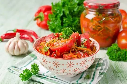 Летняя кладовая: маринады для консервирования овощей