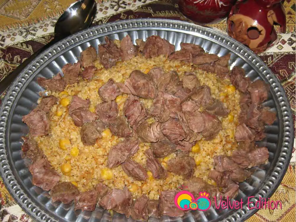 Pilaf with bulgur and beef