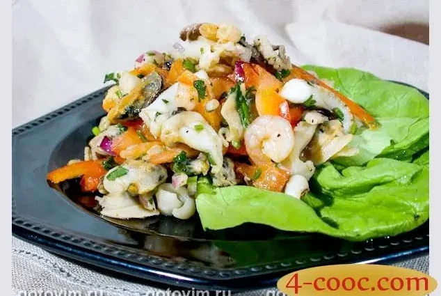 Sea cocktail salad with vegetables