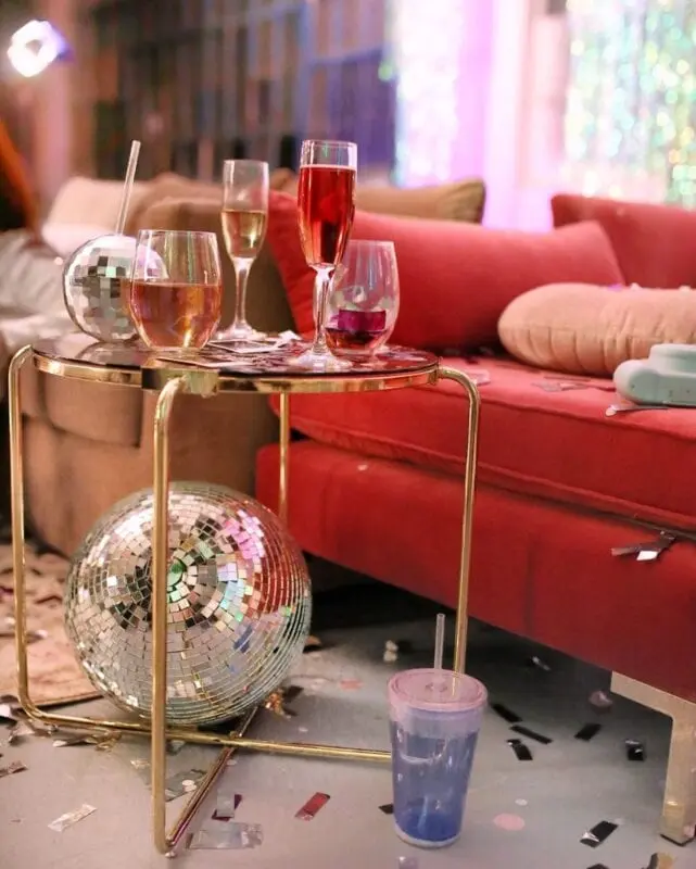 The ball is over: how to put an apartment in order after New Year&#8217;s Eve