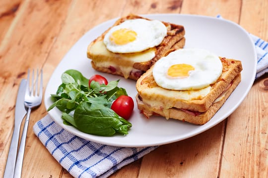 Завтрак в скорлупе: семь интересных рецептов блюд из яиц  
