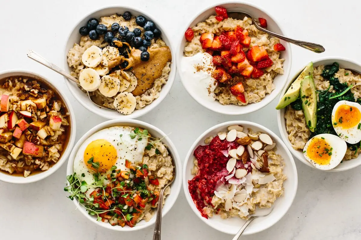 Breakfast in English: delicious and healthy oatmeal dishes