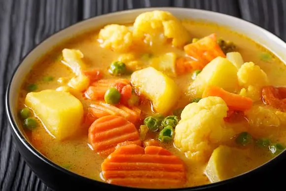 Warming spice: cooking simple and delicious dishes with curry