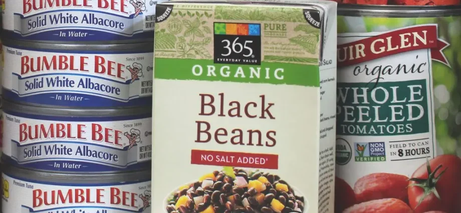 10 canned foods you should always have in your home for a rainy day