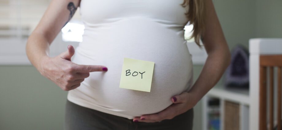 10 most ridiculous male pregnancy misconceptions