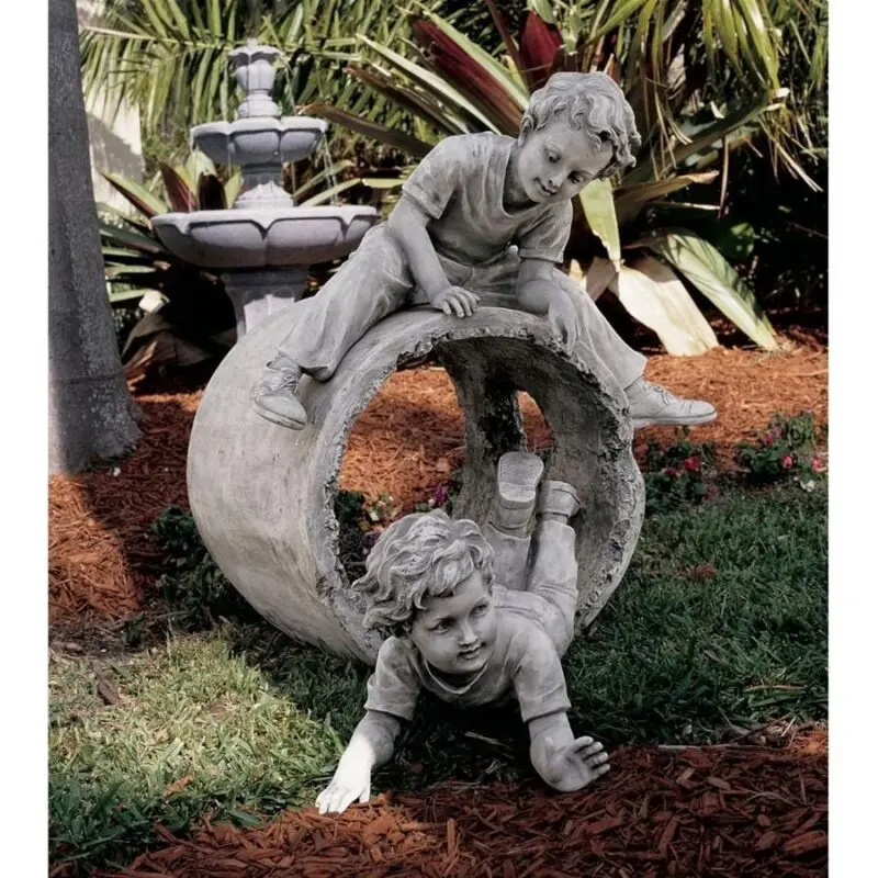 33 yard sculptures that can scare children