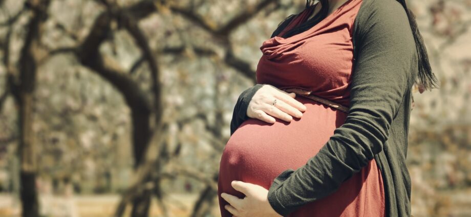 37 weke swanger: trek die onderbuik, soos met menstruasie, onderrug pyn, uil