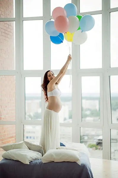 Photos of naked pregnant women are beautiful, feminine, sexy