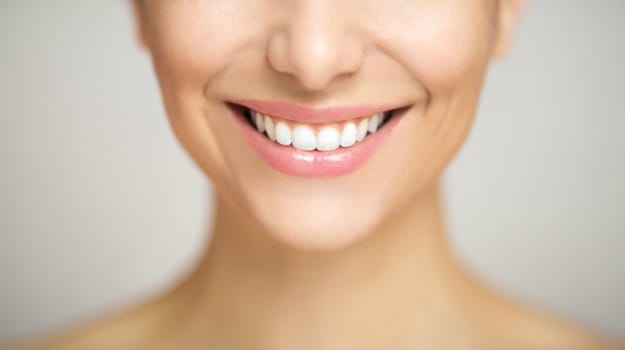 5 tips for naturally healthy white teeth