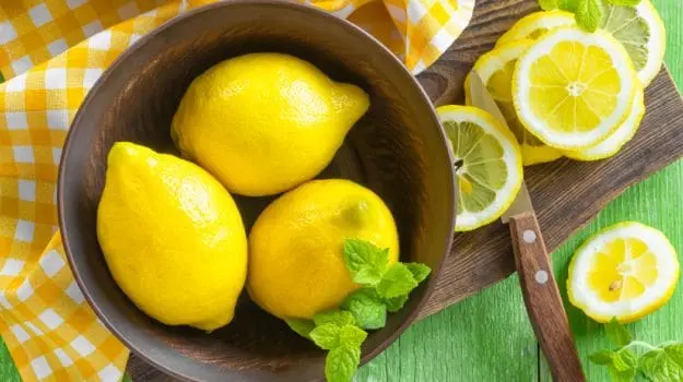 8 incredible health benefits of lemon