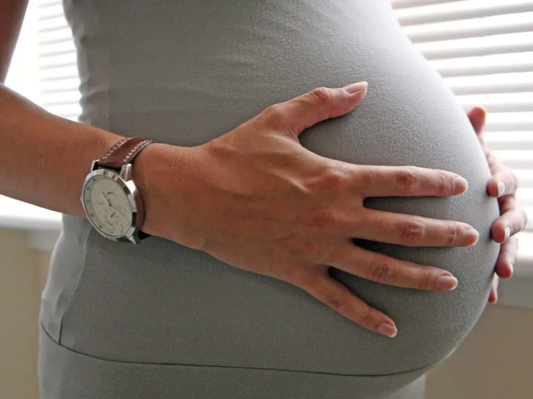 9 months old woman pretended to be pregnant with twins, and her husband believed