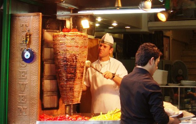 A 70-euro kebab raises controversy in the United Kingdom