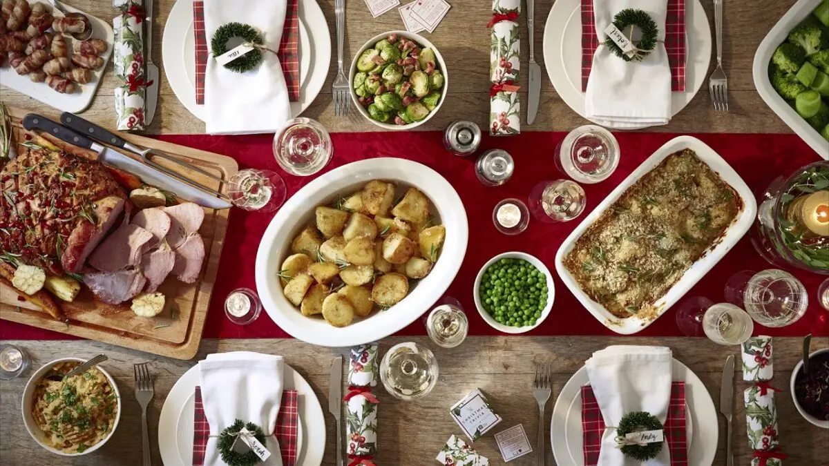 A quick dinner: a festive table. Video recipe