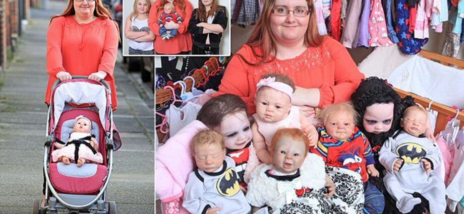 Una mujer gastó 50 mil en regalos para sus muñecas renacidas