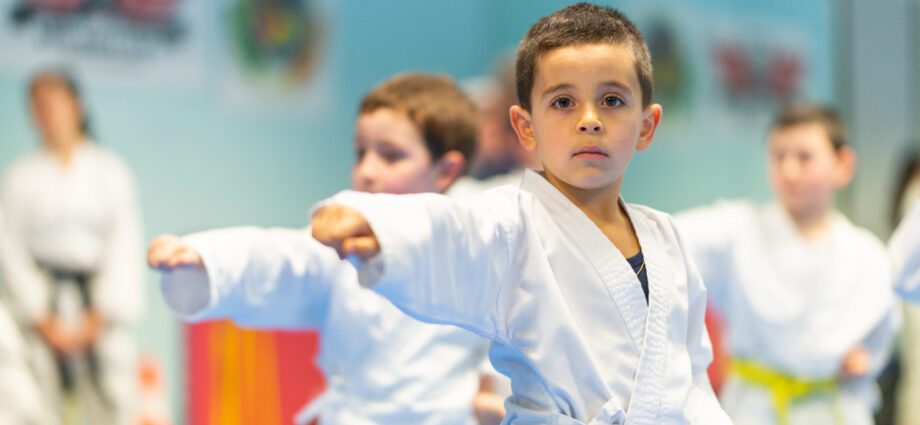 Aikido for children: sports, martial arts, benefits, contraindications