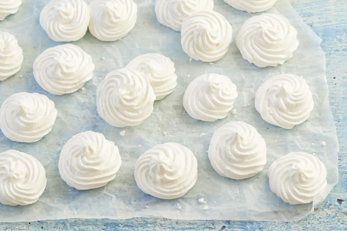 Air meringue: homemade recipe with photo. Video