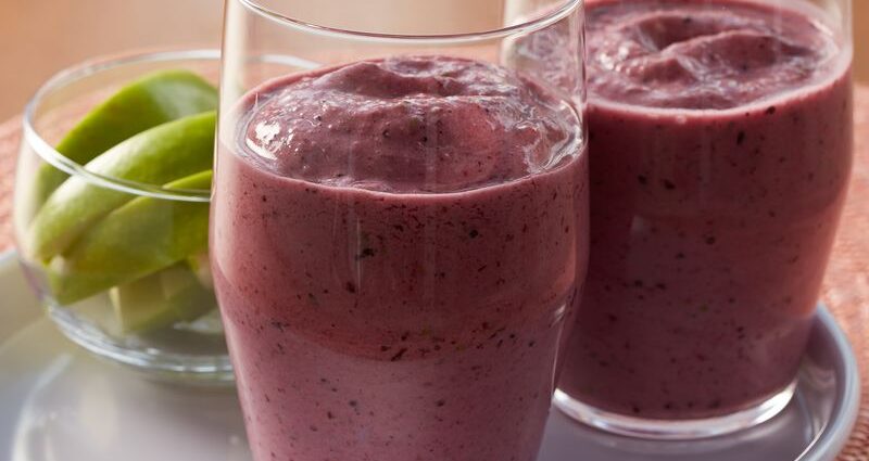 Apple berry smoothie