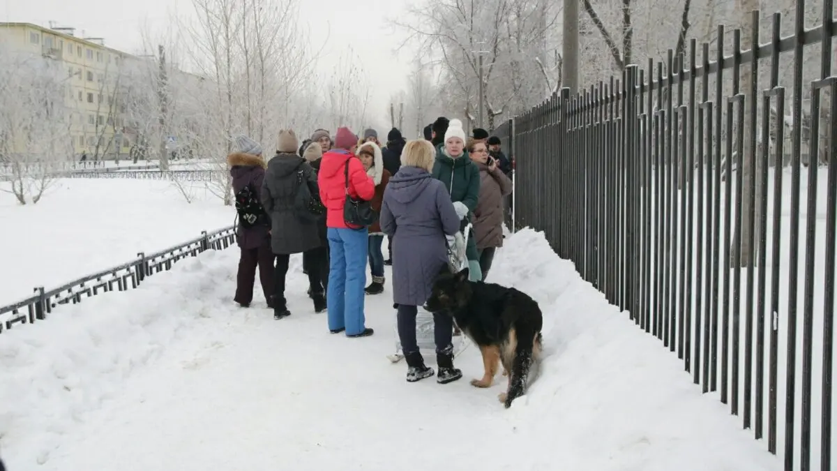 Attack on a school in Perm: teenagers with a knife attacked a teacher and children, latest news, expert opinion