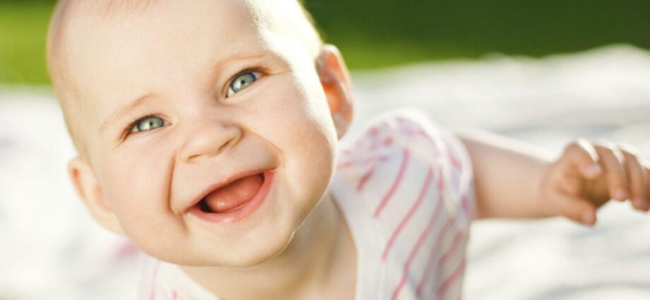 Babies have no teeth at 7 months: why, how many should be, what to do