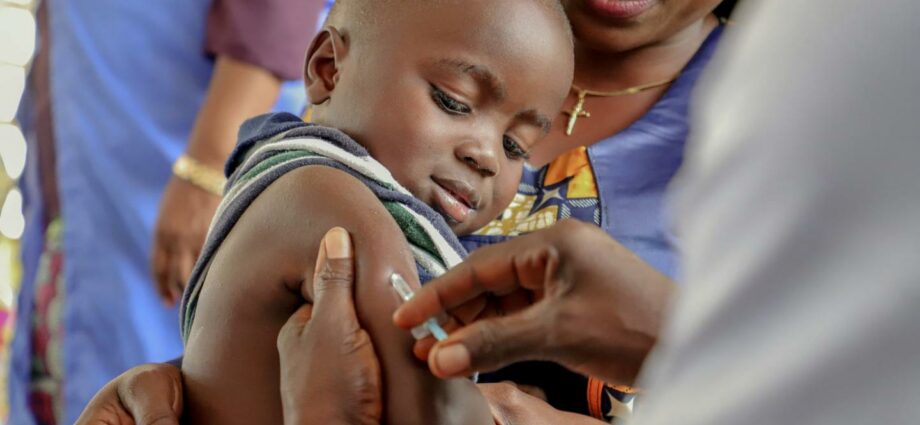 嬰兒和兒童疫苗：什麼是強制性疫苗？