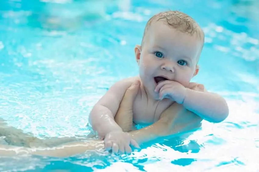 Baby swimmer: the benefits of a baby pool