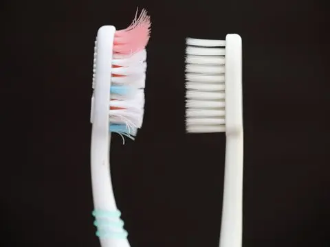 Bad Advice: Do You Need To Brush Your Teeth After Eating, Dentist Answers