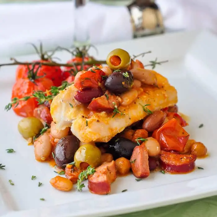 Baked cod with chorizo ​​sausages and white beans