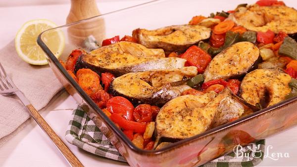 Baked fish with vegetables: a simple recipe. Video