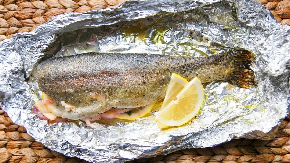 Baked trout: how to cook in the oven? Video