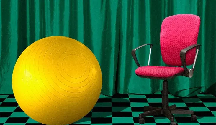 Ball-shaped seat for correct posture