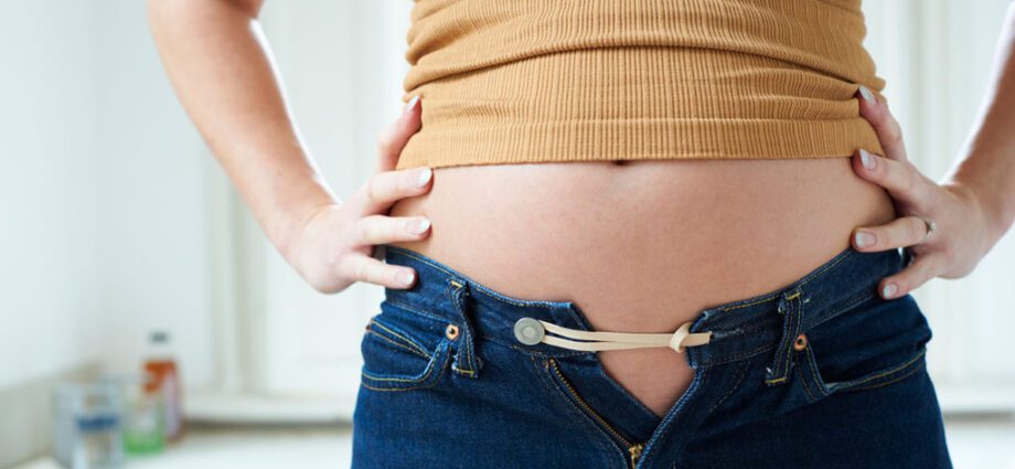 Bloating during early pregnancy