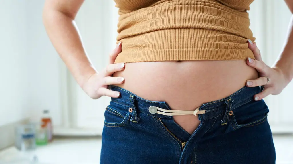 Bloating during early pregnancy