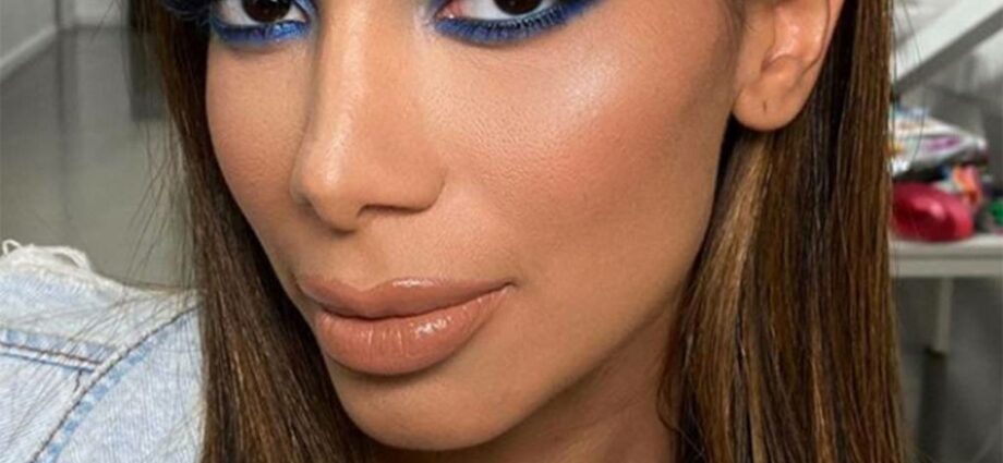 Blue eyeshadows and other trends from the past that are popular now