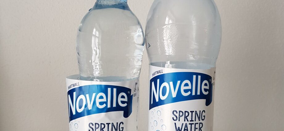 ابلا ہوا ، ایک بوتل سے ، ایک چشمے سے: کون سا پانی سب سے زیادہ مفید ہے۔