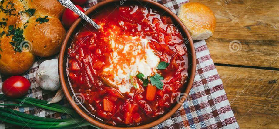 Borsch with donuts: a national Ukrainian dish. Video