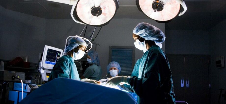 乳房縮小術：手術はどのように行われますか？