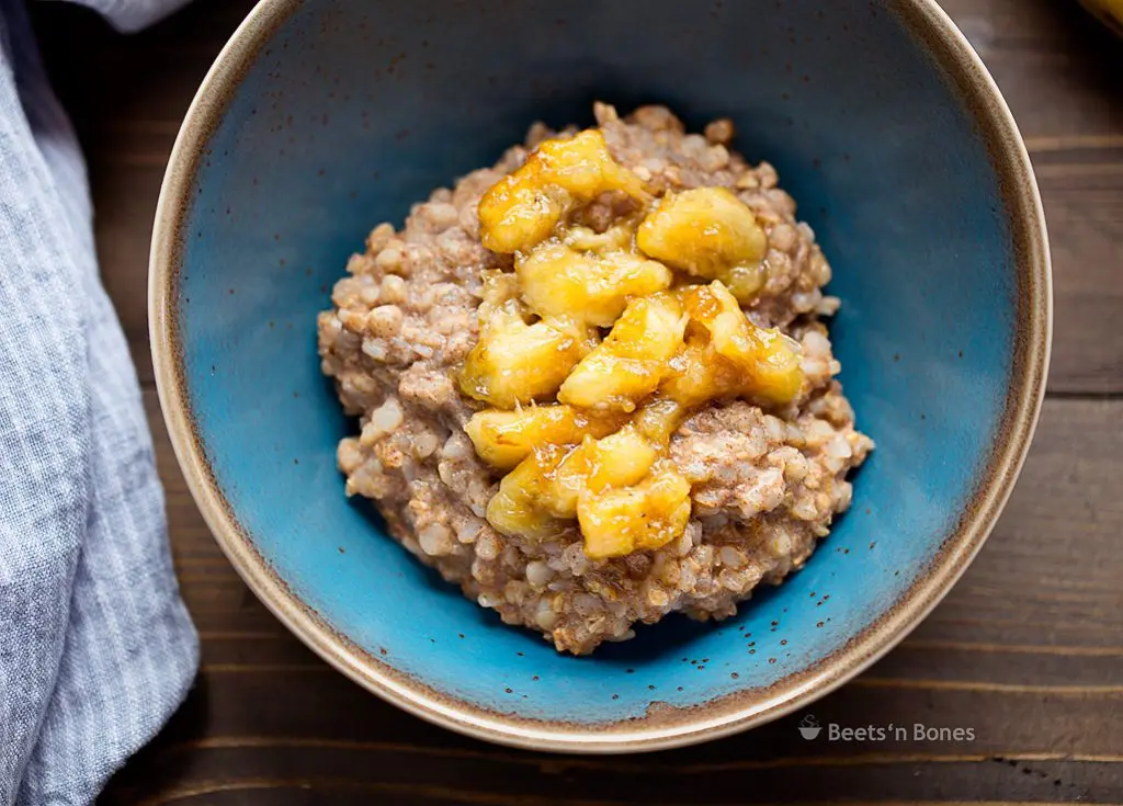 Buckwheat porridge with gravy: a new taste. Video