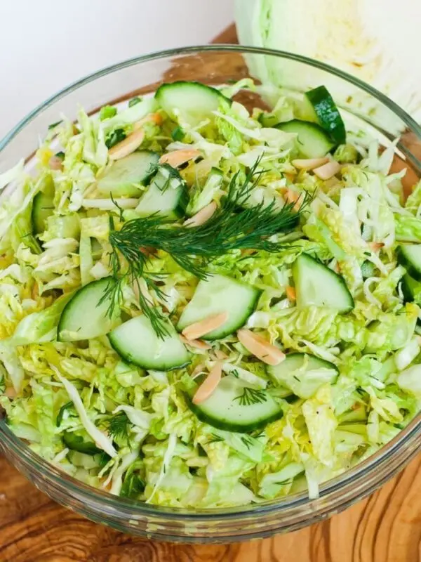 Fresh cabbage salad. Video