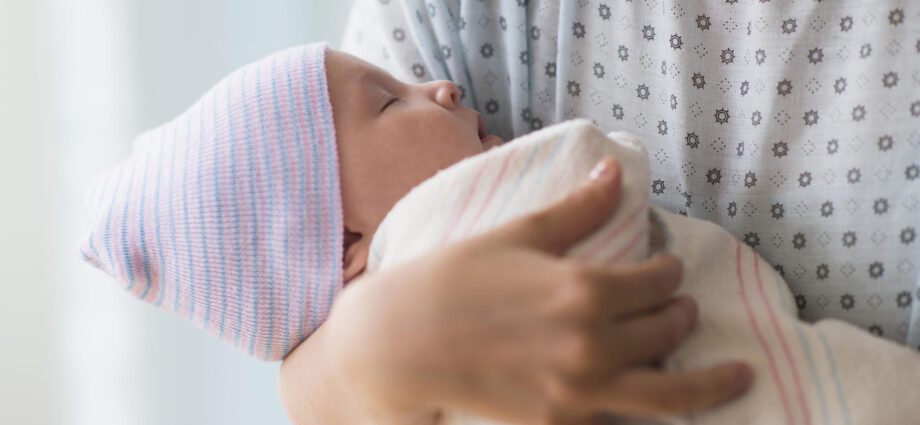 Cesarskie cięcie i regularny poród: 10 różnic, które odczuwa dziecko