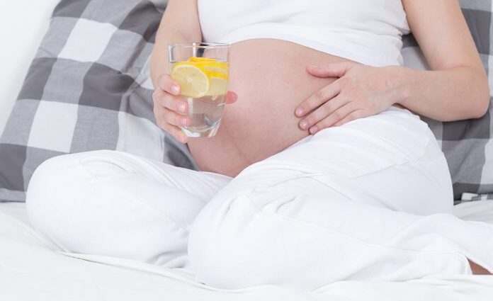 Can pregnant women eat lemon