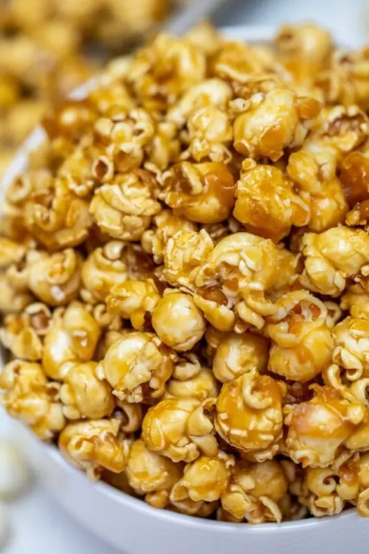 Caramel popcorn: recipe and video