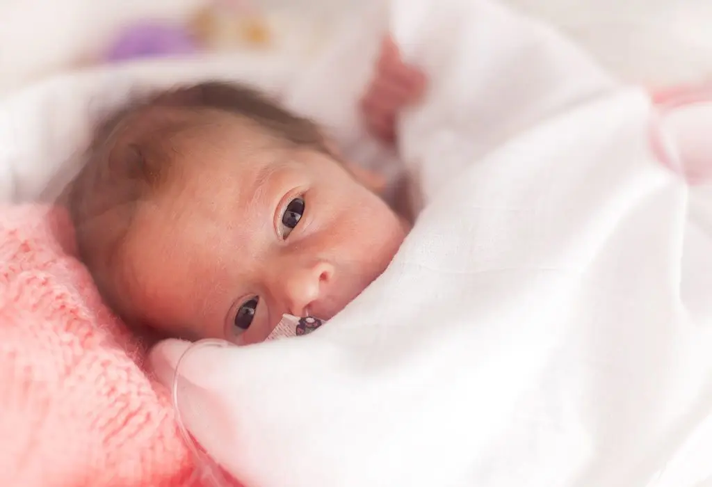 Caring for a premature baby at home: newborn, features