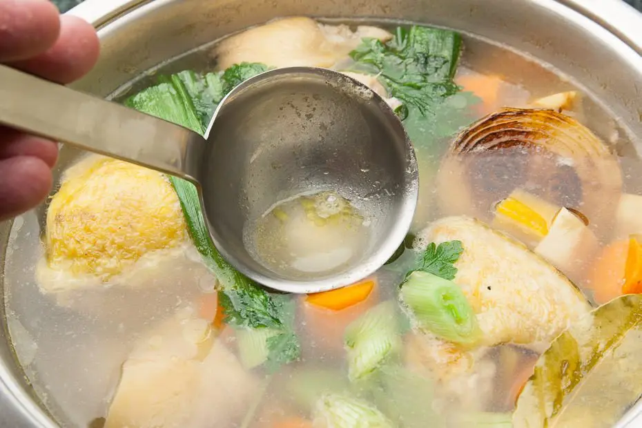 Chicken broth: video recipe for cooking