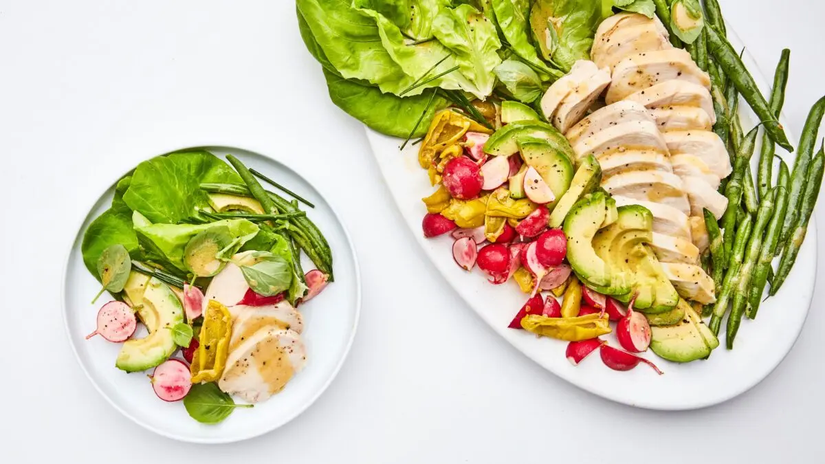 Chicken salad with green beans. Video