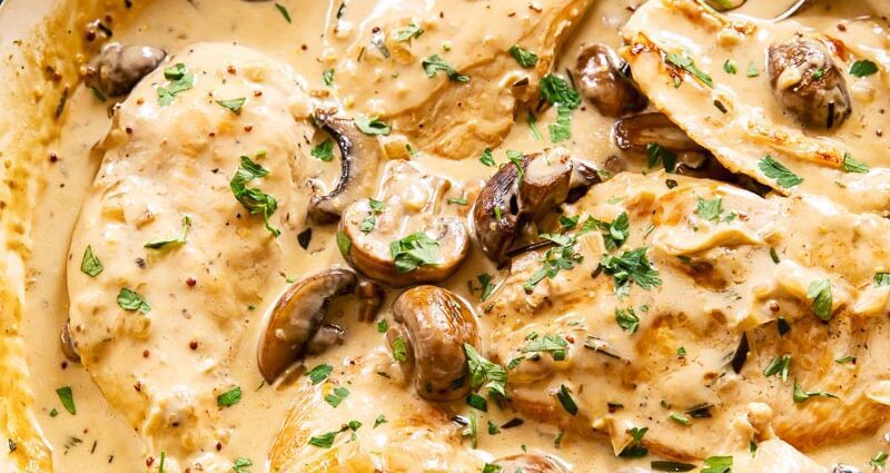 Chicken fillet in a creamy sauce. Video recipe