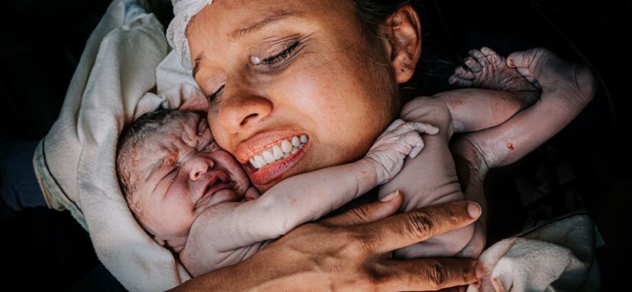 Childbirth: 35 incredible birth photos