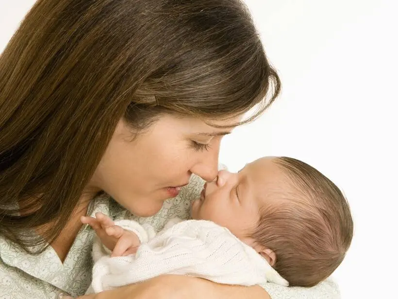 Childbirth after 35: the pros and cons of late motherhood
