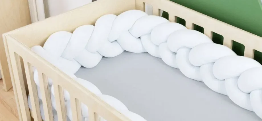 Children&#8217;s cot from 2 years old: with bumpers, drawers, how to choose which one is needed